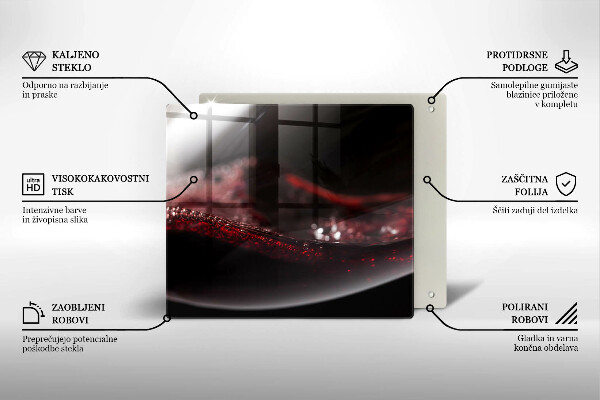 Tocător de bucătărie Vin roșu într-un pahar