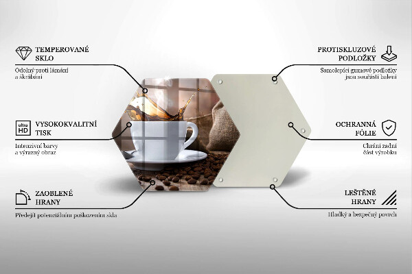 Tocător de bucătărie ceașcă și boabe de cafea