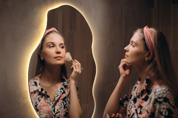 Oglinda forma neregulata led modern 45x90 cm