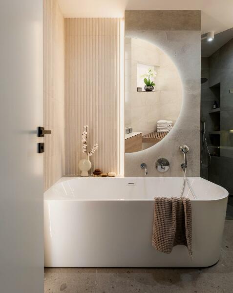 Oglinda semirotunda iluminare led 45x90 cm