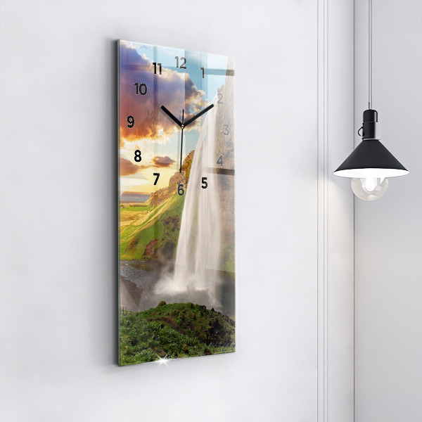 Ceas vertical de perete din sticlă Cascada în Islanda