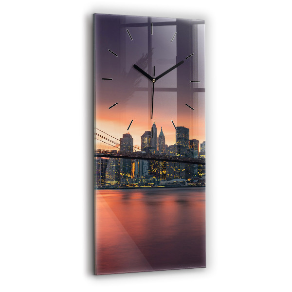 Ceas vertical de perete din sticlă East River din New York