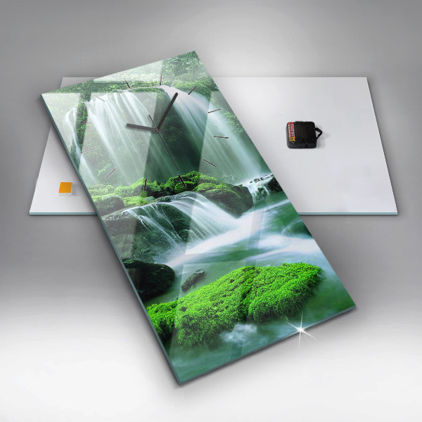 Ceas vertical de perete din sticlă Cascada printre mușchi