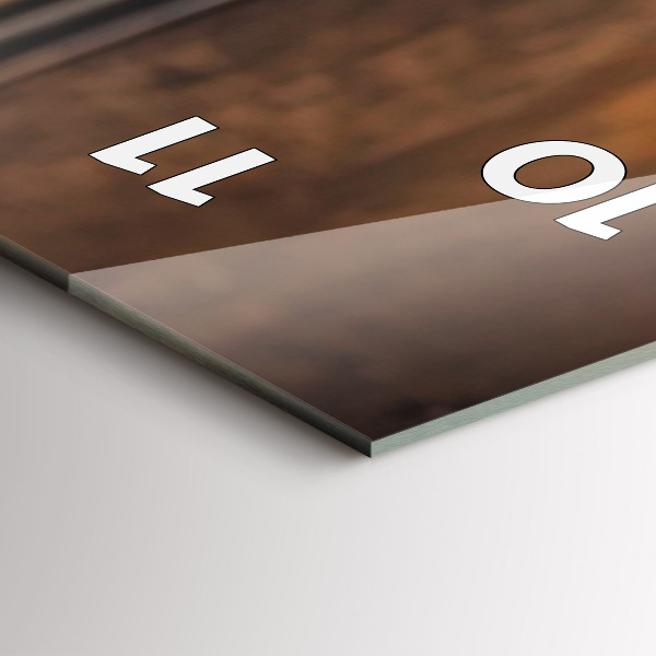 Ceas vertical de perete din sticlă O cană de cafea