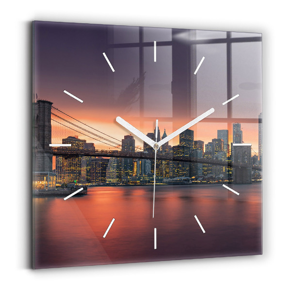 Ceas pătrat de perete din sticlă East River din New York