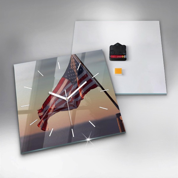 Ceas pătrat de perete din sticlă Steagul SUA care arborează
