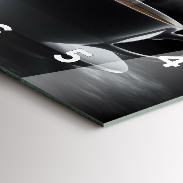 Ceas pătrat de perete din sticlă O ceașcă de cafea neagră