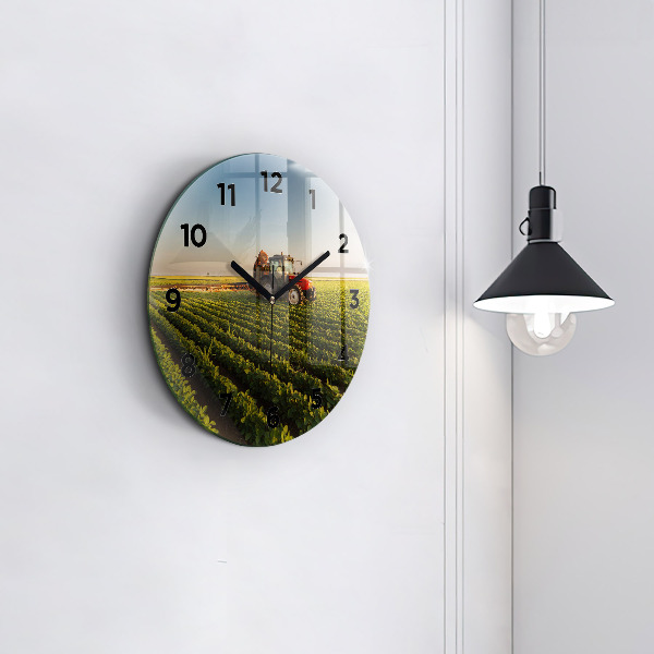 Ceas rotund de perete din sticlă Tractor într-un câmp agricol