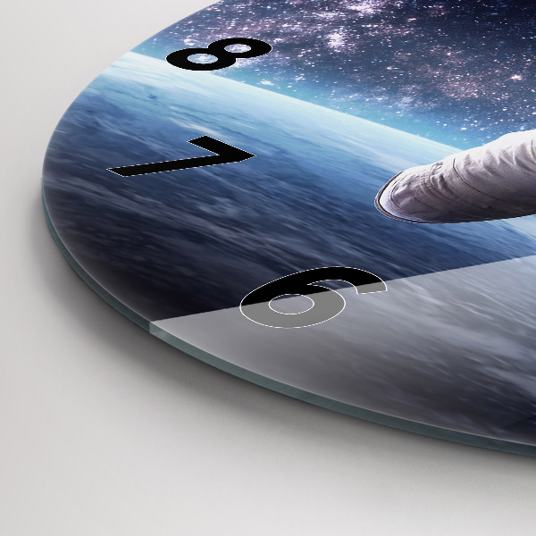 Ceas rotund de perete din sticlă Astronaut deasupra pământului