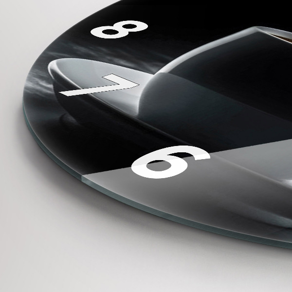 Ceas rotund de perete din sticlă O ceașcă de cafea neagră